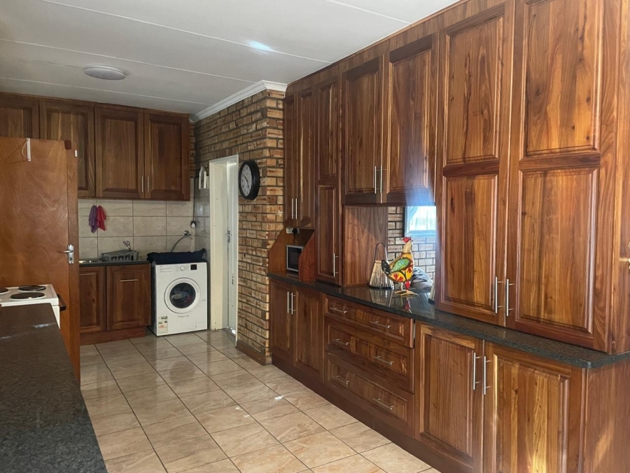 3 Bedroom Property for Sale in Rustenburg Central North West